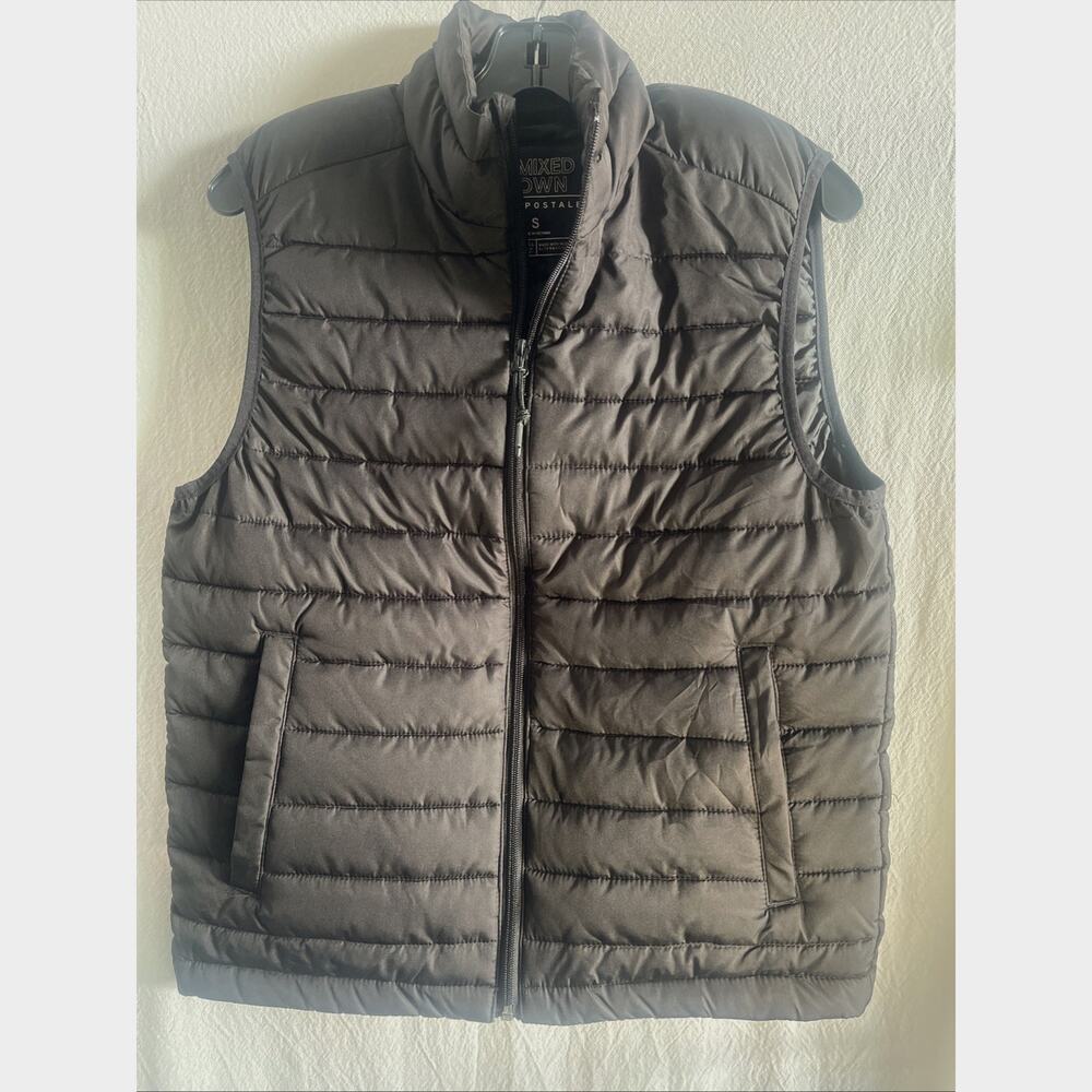 Aeropostale Puffer Vest Womens Size Small Black Full Pockets Remixed Down